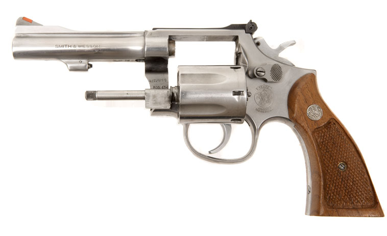 DEACTIVATED_SMITH_AND_WESSON_67_1