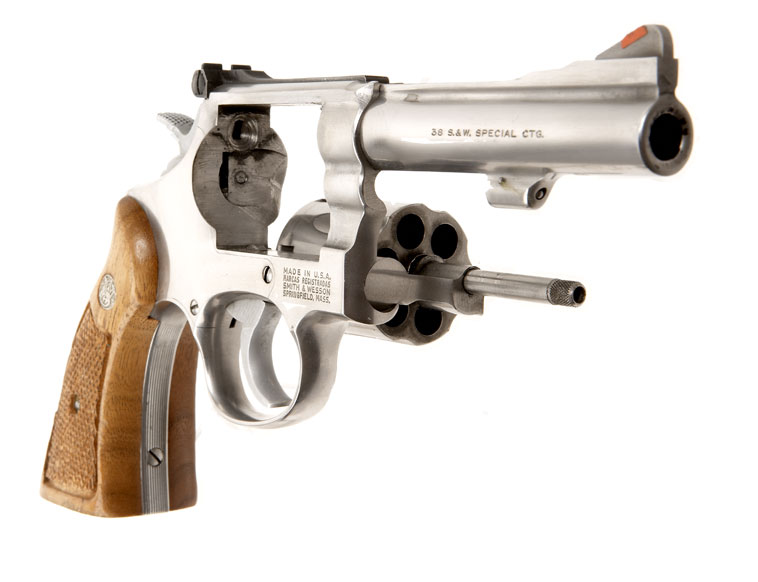 DEACTIVATED_SMITH_AND_WESSON_67_1