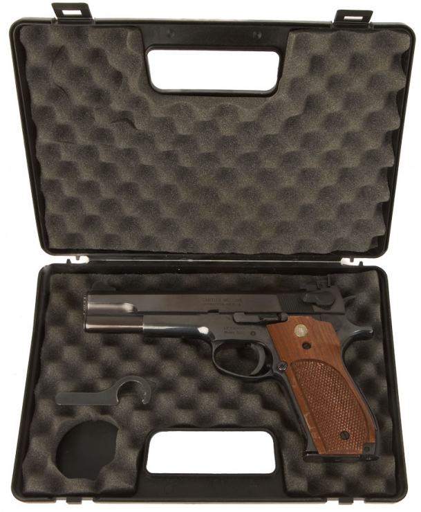 Deactivated Smith & Wesson Pistol Model 52-2 - Modern Deactivated Guns ...